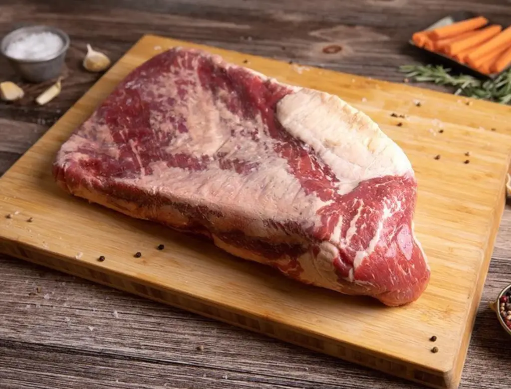 BEEF BRISKET WHOLE / POITRINE DE BOEUF ENTIERE - TBC   