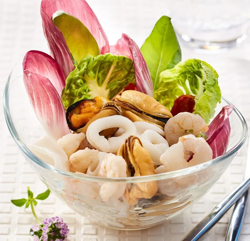 PREMIUM SEAFOOD COCKTAIL, COOKED - 1KG COCKTAIL DE FRUITS DE MER PREMIUM - 1KG